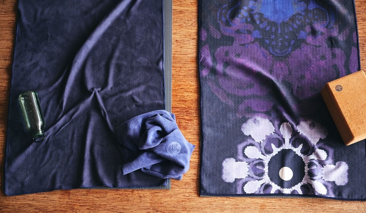 ホットヨガタオル活用ガイド – Manduka マンドゥカ[公式] ヨガマット 