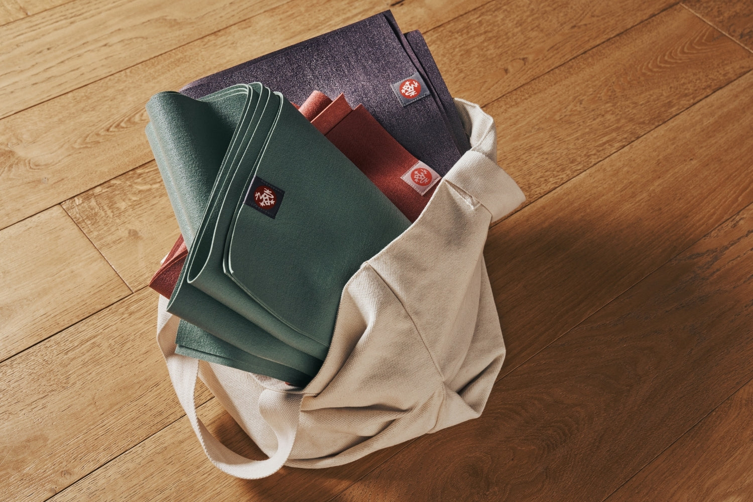 持ち運びおすすめヨガマット – Manduka マンドゥカ[公式] ヨガマット