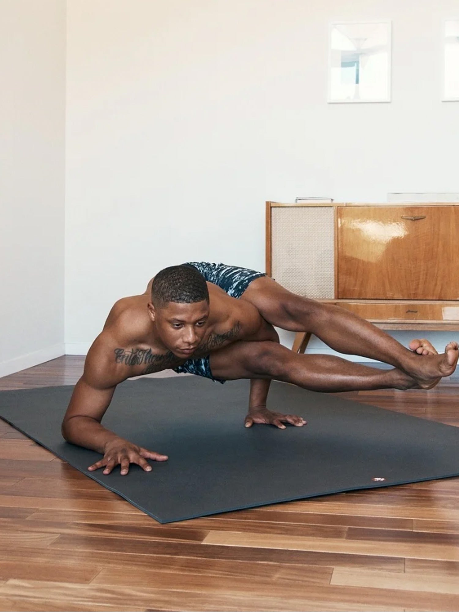 マンドゥカ MandukaPRO ヨガマット6mm Manduka マンドゥカ PRO プロ ヨガマット (6mm） [1年保証付