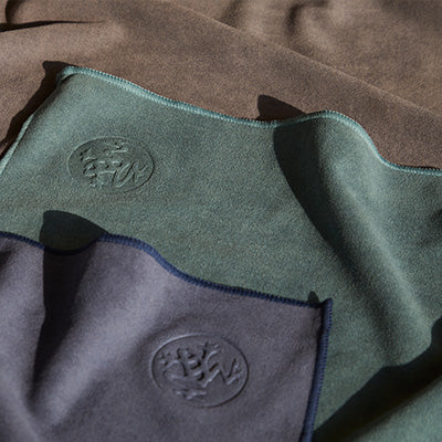 【美品・外装付】Manduka ヨガラグ Lunar Print 限定柄 美品・外装付】Manduka ヨガラグ Lunar Print 限定柄
