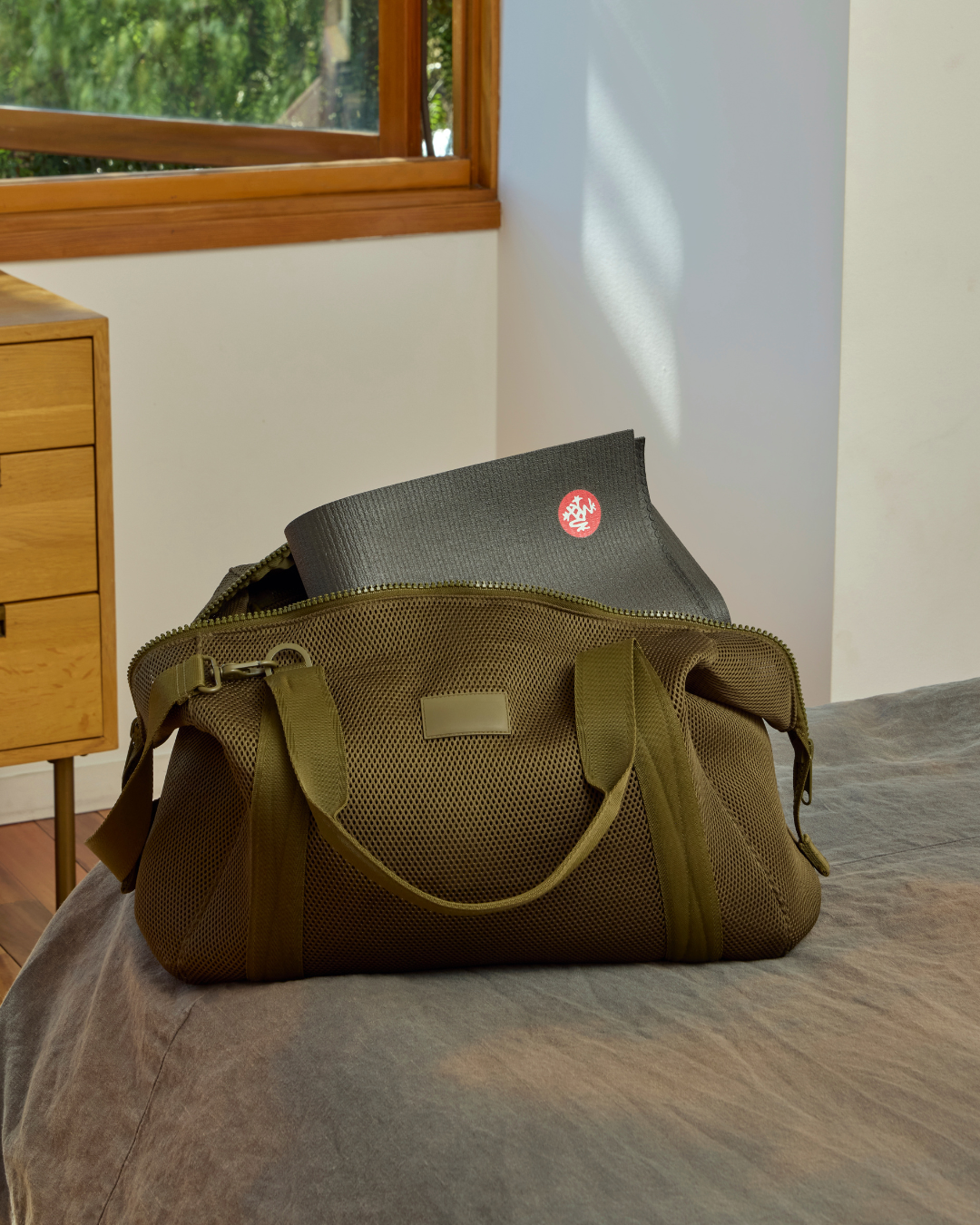 持ち運びおすすめヨガマット – Manduka マンドゥカ[公式] ヨガマット